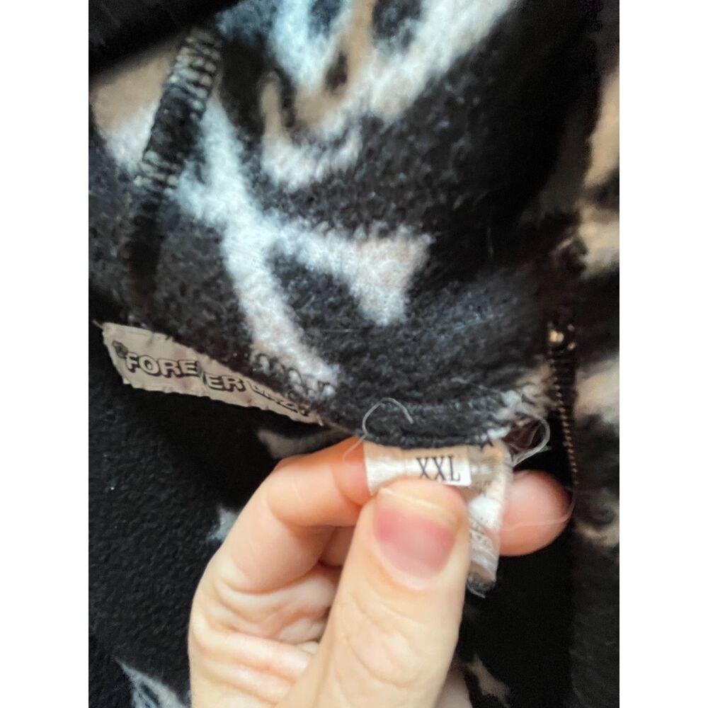 Forever Lazy Fleece Skull & Crossbones Hooded One… - image 7